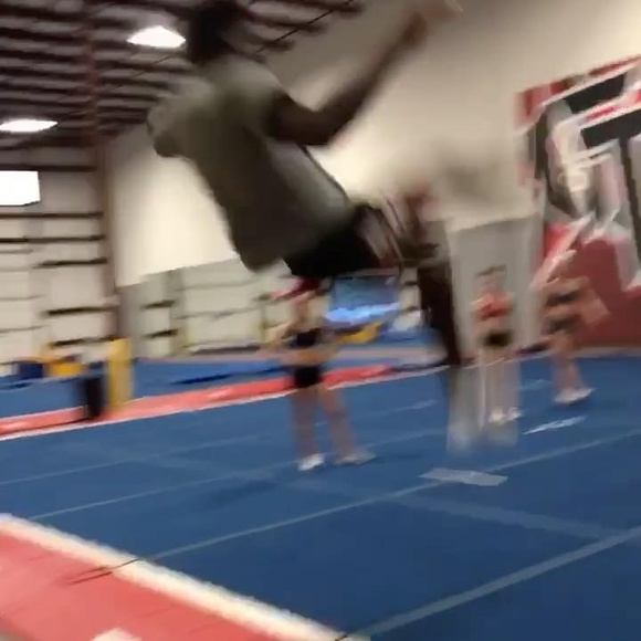 Meet your Posher, Jaziel - Picture 1 of 1